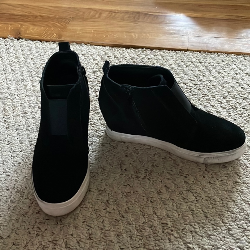 In great condition, only worn five times